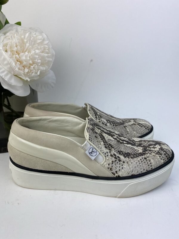 LOUIS VUITTON CREAM AND GREY CATWALK SNEAKERS SIZE 35.5